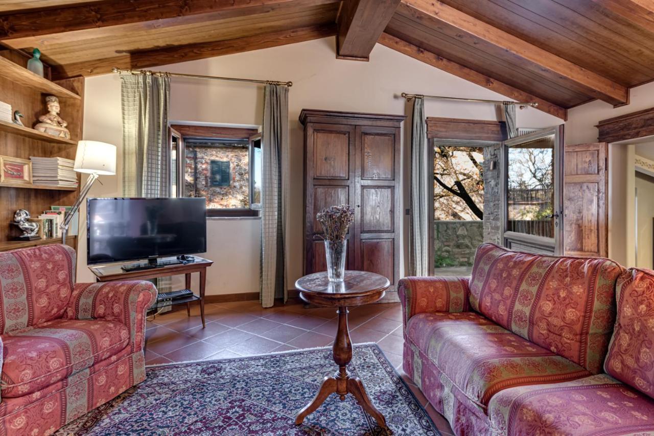 Villa Nemora Castello di Montalto Esterno foto